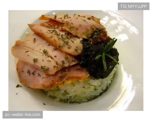 伊布一边吃着松露一边训练，隔壁邻居听着都哭了…