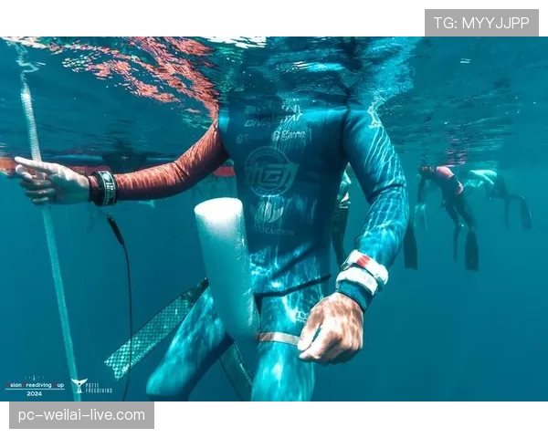 刘洋连休息都带着教练，这谁受得了啊天天嚷嚷还要加练！